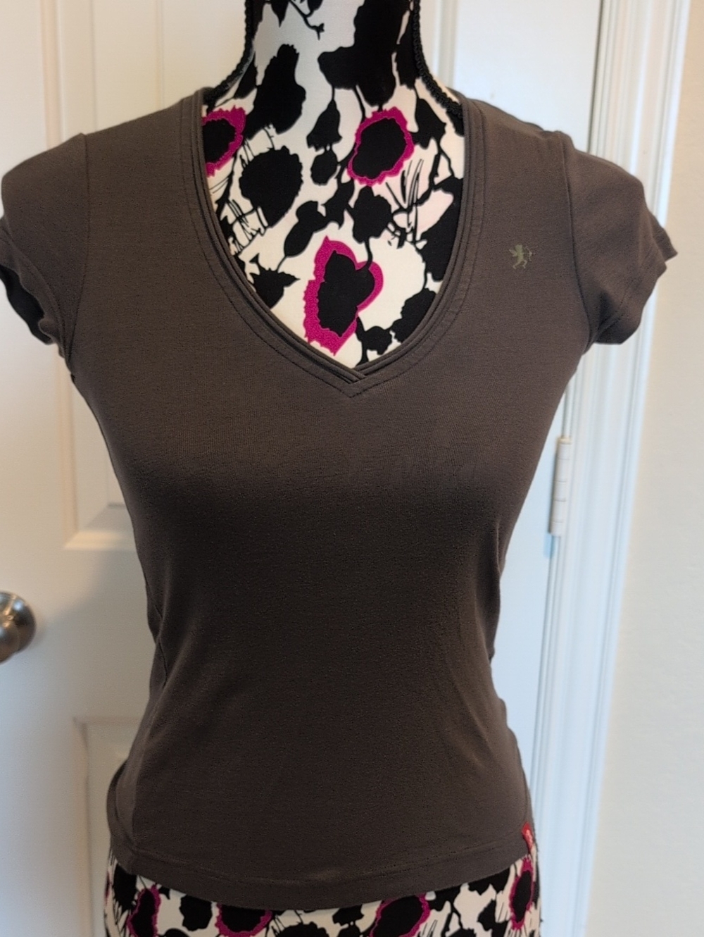 Women's Brown V-Neck Short Sleeve Tee
